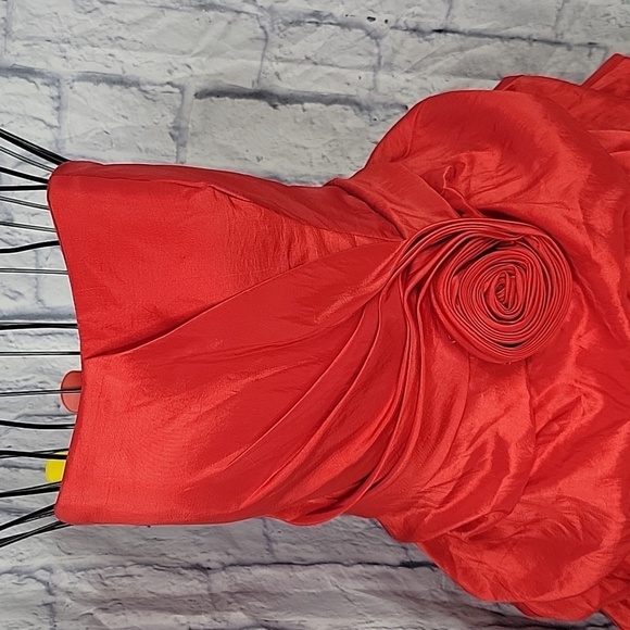 MAY QUEEN CONTOUR Red Ruffled Bubble Hem Rosette Red‎ Prom Dress Size 8 - Picture 2 of 10
